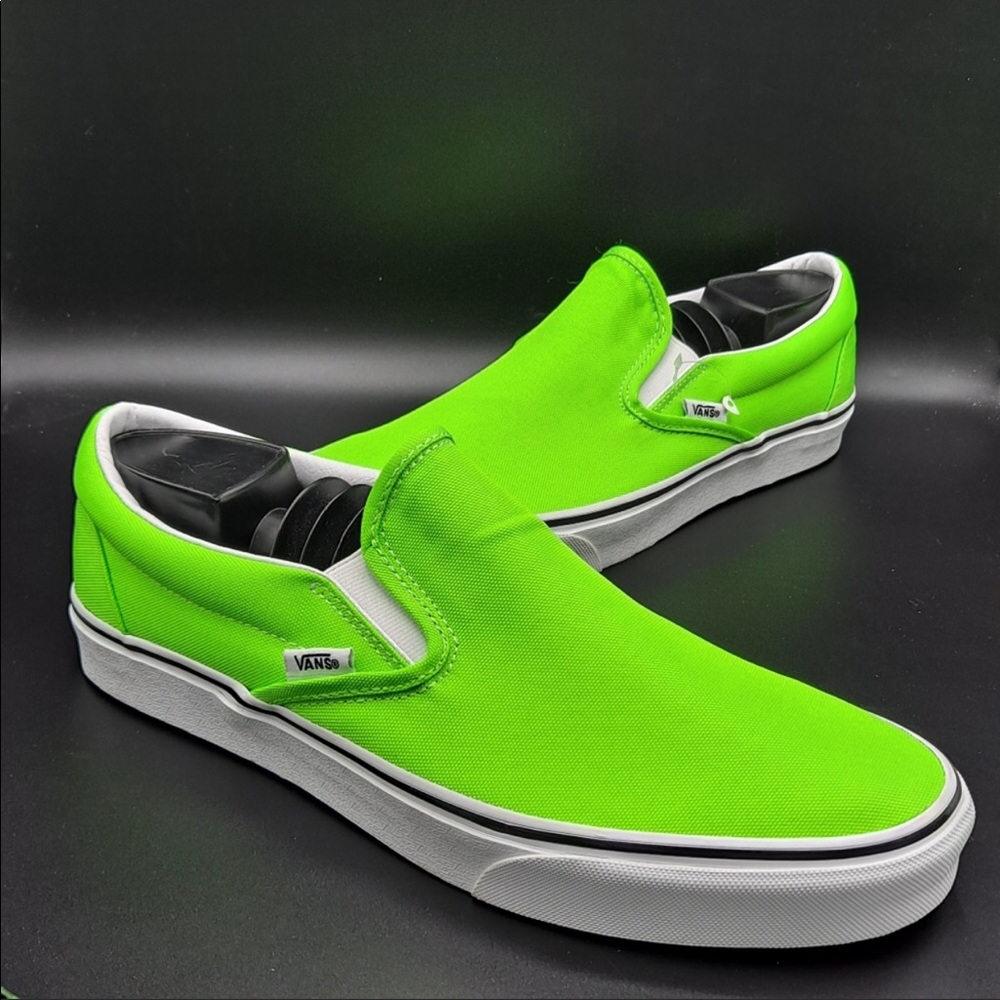 VANS CLASSIC SLIP ON NEON SIZE 10.5